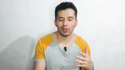Joven medico es penetrado por su jefe el Doctor maduro dotado de 23cm de verga en el consultorio!