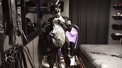 Hyper Inflatable Dragon Show-off