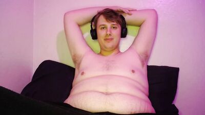 Handsome, Chubby, Bi Dude Strokes His Huge Cock On Streamate
