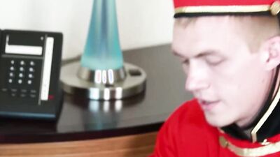 Bellboy Zane Anders Goes Brenner Bolton's Not To Help Him With His Suitcase But To Get Fucked - BROMO