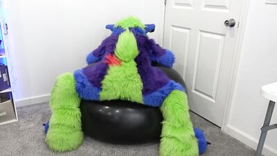 Murrsuit Looner Balloon Bouncing Video W/ Popping