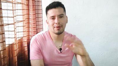 Muscular man sucks my 19cm cock at the cinema! sexual story