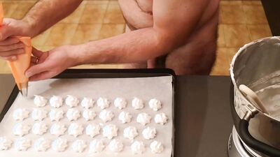 Cicci77 masturbates Pedro to produce the missing sperm and then prepares the batch of "all sperm 45" meringues for his fans