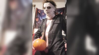 Michael Myers destroys adorable Pumpkin on Halloween