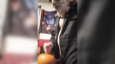 Michael Myers destroys adorable Pumpkin on Halloween