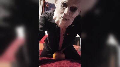 Michael Myers destroys adorable Pumpkin on Halloween