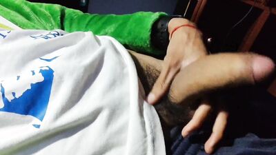BIG COCK OF YOUNG MAN ENDS UP CUMMING IN SPURTS