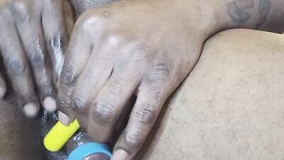 Sexual solo vibrator with an explosive orgasm