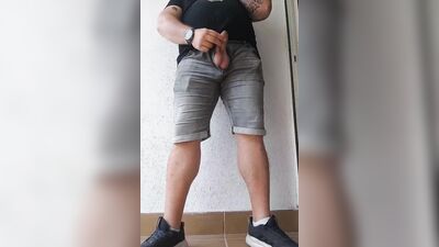 Amateur bear masturbate