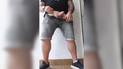 Amateur bear masturbate