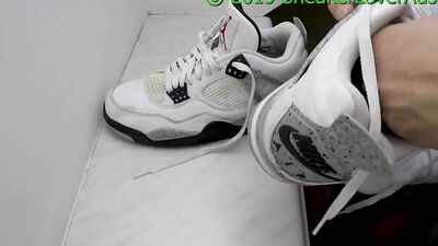 Unpacking and fun with Friends Jordan 4 and worn socks