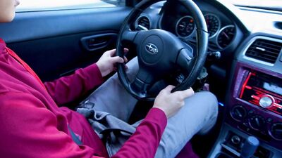 Pissing and cumming all over myself while driving down the road