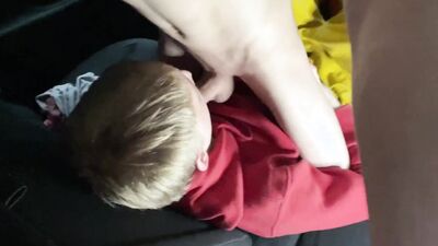 Teenage twinks Matty and Aiden blowjobs in the car outdoors