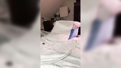 Chub hunk masturbating