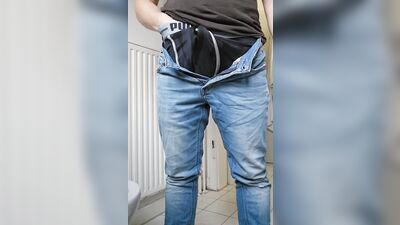 Piss in my jeans and t-shirt and finaly see my cum GerMANpiss