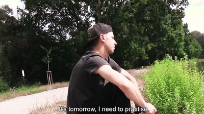 Cock hungry lad gives his boyfriend a nice bj and gets fucked