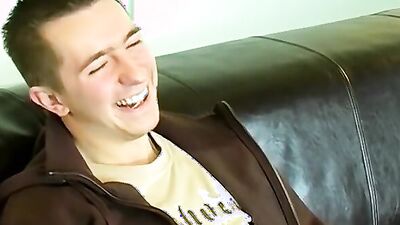Amateur dude is playing with his pecker in front of the camera