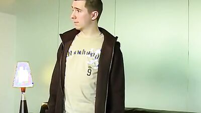 Amateur dude is playing with his pecker in front of the camera