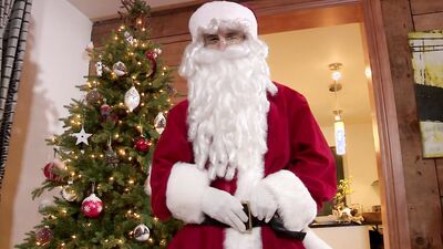Santa Ricky Spews His Gift On The Table - Maskurbate