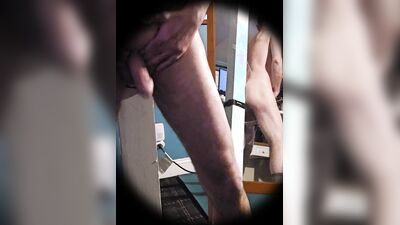 Hands free self-seeding anal fuck