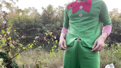 Santa require to find Christmas Tree.