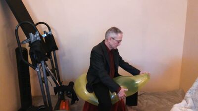 Balloonbanger Video #100 - Sit Pop Giant Balloons (Reissue)