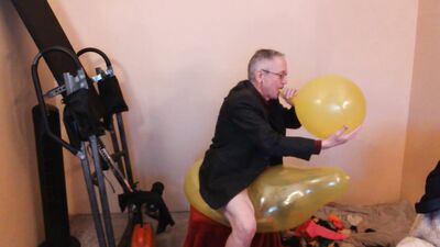 Balloonbanger Video #100 - Sit Pop Giant Balloons (Reissue)