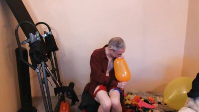 Balloonbanger Video #100 - Sit Pop Giant Balloons (Reissue)