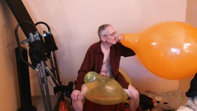 Balloonbanger Video #100 - Sit Pop Giant Balloons (Reissue)