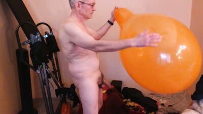 Balloonbanger Video #100 - Sit Pop Giant Balloons (Reissue)