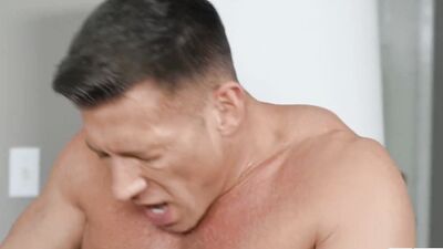 MENSEXGEAR - Muscled Bruce Beckham Uses His New Gadget Which Makes Him Horny For Shane Jackson's Ass