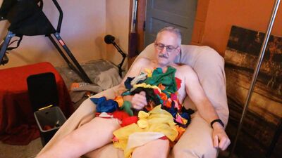 103) Kinky Daddy Cums with Busted Balloons