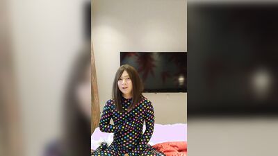 Japanese amateur crossdresses wearing morphsuit masturbate