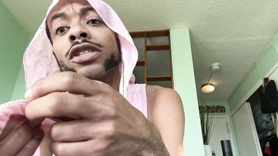 PrinceSleaze Twerkin-Arched on the bed Being Sexy as Always. Shoutout to my ????’sters