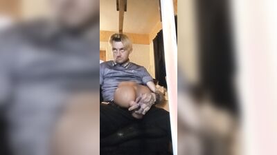 GoldenOzzy and his Sex Toy