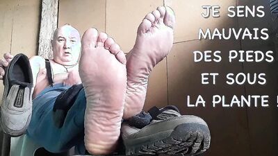 Beautiful video foot fetisch and cumshot at the cabin with my smelly laceless shoes