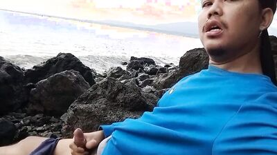 A lot of sperm came out when I masturbated on the shore
