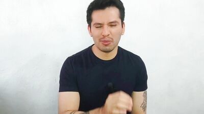 Enfermero es penetrado por paciente con verga gruesa en el consultorio medico! Historia de seguidor
