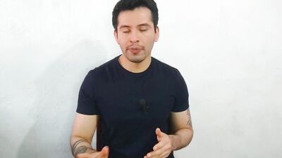Enfermero es penetrado por paciente con verga gruesa en el consultorio medico! Historia de seguidor