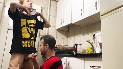 GAY MAN SEX İN THE KİTCHEN !
