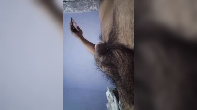 Mi amigo hace ejercicio encima de mi abdomen enseño cómo ejercitar el pene se pone más grande