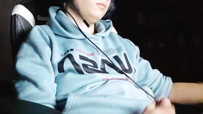 Gamer Boy Cums