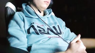 Gamer Boy Cums