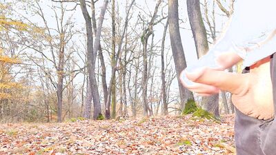 2 big cumshots in the forest