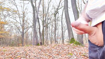 2 big cumshots in the forest