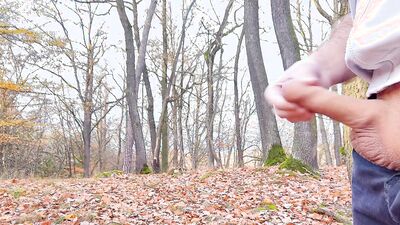 2 big cumshots in the forest