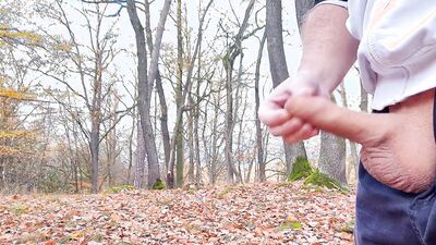 2 big cumshots in the forest
