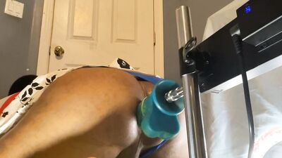 Big Black Butt Fucked By Sex Machine’s Big Dildo