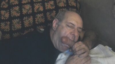 This old dude can suck a cock!