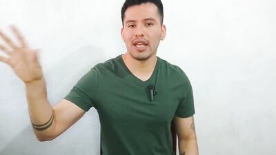Le presto mi culo peludo al novio constructor mamado de mi ex novia. Me coge a pelo !Relato sexual